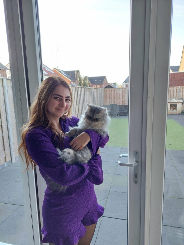 kelly avec son chat sammy